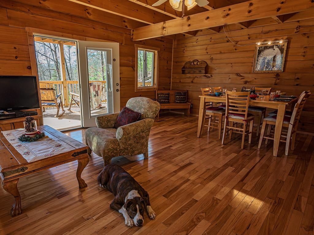 Log Cabin In Smoky Mountains Sevierville Room photo