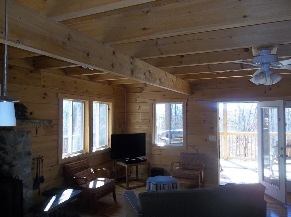 Log Cabin In Smoky Mountains Sevierville Room photo