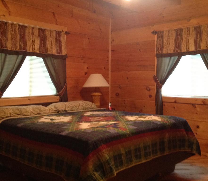 Log Cabin In Smoky Mountains Sevierville Room photo